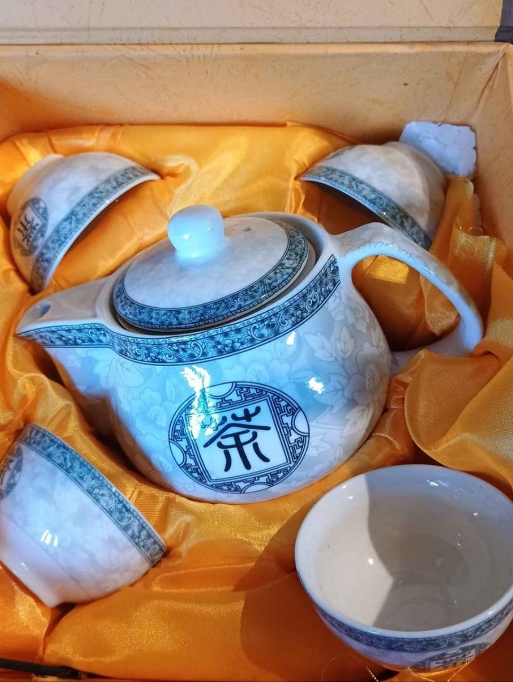 Blue and White Porcelain Tea Set with Chinese Motif And Strainer